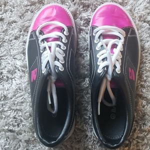 Women bowling shoes size 6.5